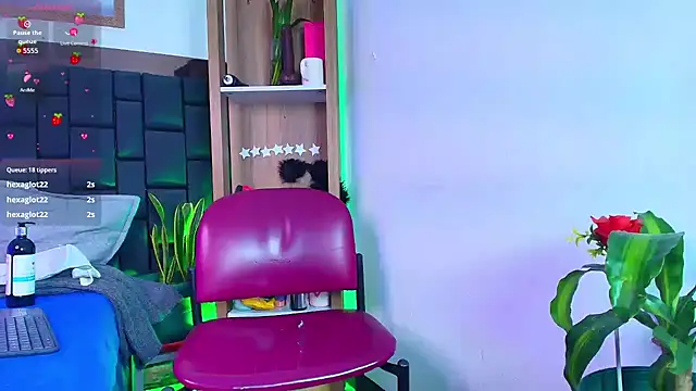 EllenaBoobs_のライブXXXチャット