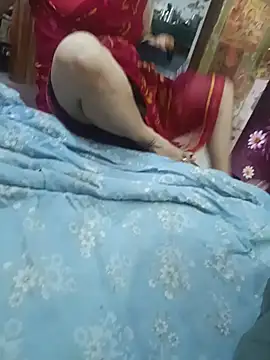 COUPLLE_VILLAGE Adlı Modelin Canlı XXX Sohbeti
