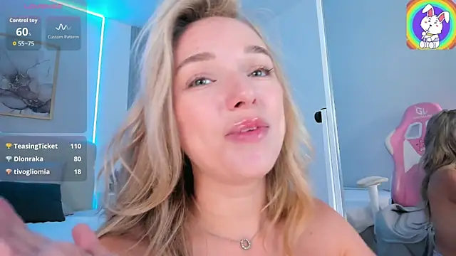 VirginChloe's Live XXX Chat
