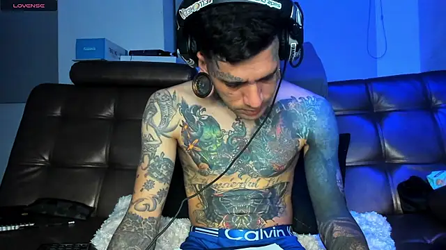 jhonny__ackerman Chat XXX in diretta
