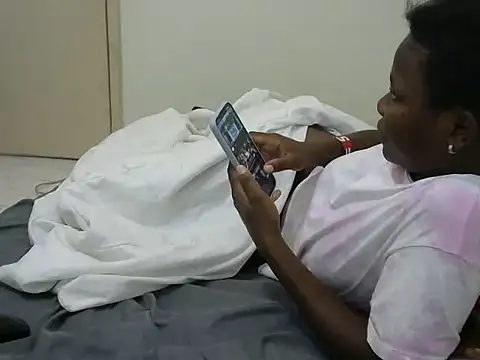 QueenSar live XXX chat