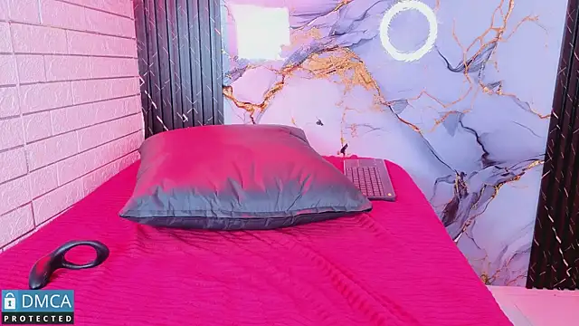 צ'אט XXX בשידור חי של MaeveKuro