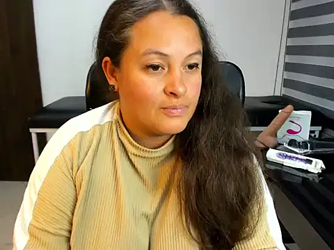 SaraThonson_ – Naživo XXX chat
