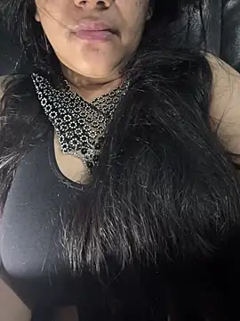 tyuiimbcxdb's Live XXX Chat