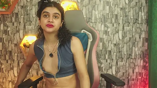 bonniie_98_ Adlı Modelin Canlı XXX Sohbeti