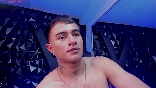 LiamDeeps Live XXX Chat