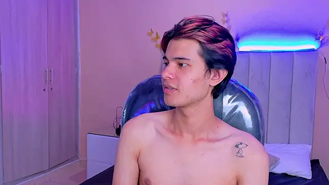 XXX chat uživo modela Derek_Sinn