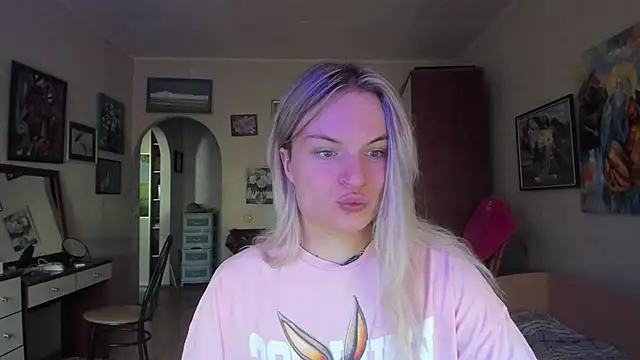 Онлайн чат XXX milliKira006