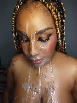 Queen_Amara Chat XXX live