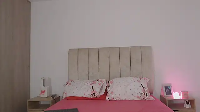 taty-tits' Live XXX Chat