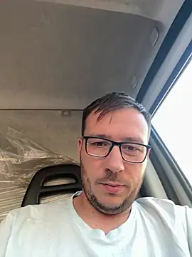 Chat +18 de ionut9879 ao vivo