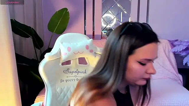 XXX chat uživo modela CutieChloee