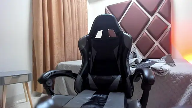 Ithan_Hott Adlı Modelin Canlı XXX Sohbeti