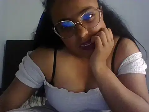 Valeryyyy_ Chat XXX in diretta