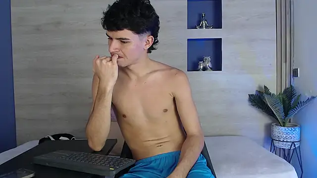 Czat XXX na żywo – Logan_Steel