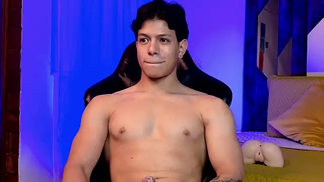 TonyPetrovjs Adlı Modelin Canlı XXX Sohbeti
