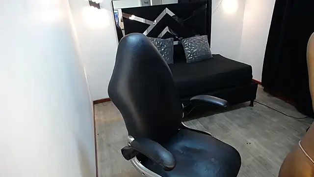 MarianaRojas_ লাইভ XXX চ্যাট