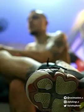 Chat +18 de AlphaMasterXxx ao vivo