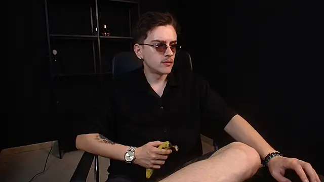 צ'אט XXX בשידור חי של FelixStarkk