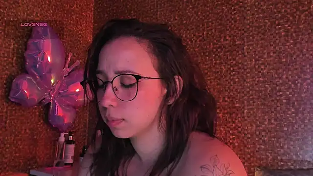Apartment28's Live XXX Chat