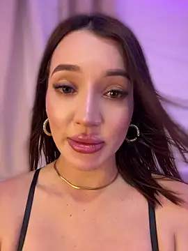 Bella-taylorr Chat XXX in diretta
