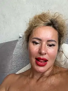 XXX chat uživo modela Tania201243