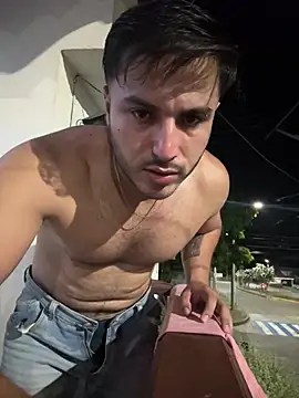 แชท XXX สดของ noahstevenss