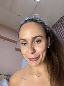 AllaTousNew Adlı Modelin Canlı XXX Sohbeti
