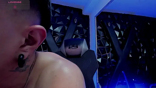 LiamDeeps 即時 XXX 聊天