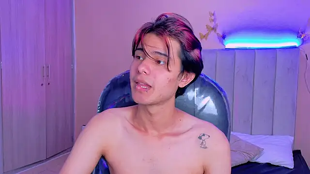 Chat +18 de Derek_Sinn ao vivo