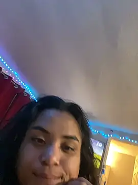 SoakedUpKitty- লাইভ XXX চ্যাট