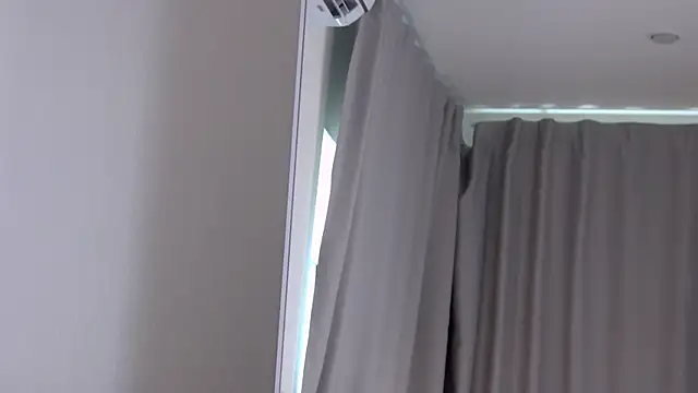 ur_wet_dreams লাইভ XXX চ্যাট