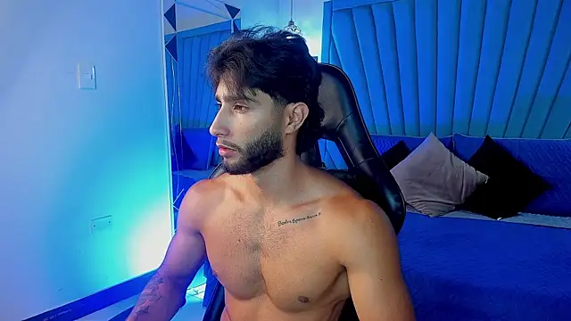 Emmet_CollinsJS' Live XXX Chat