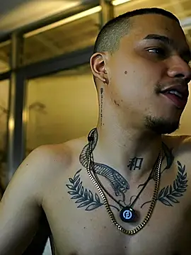 Онлайн чат XXX AlphaMasterXxx