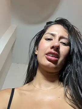 Chat +18 de Julieta_Duque ao vivo