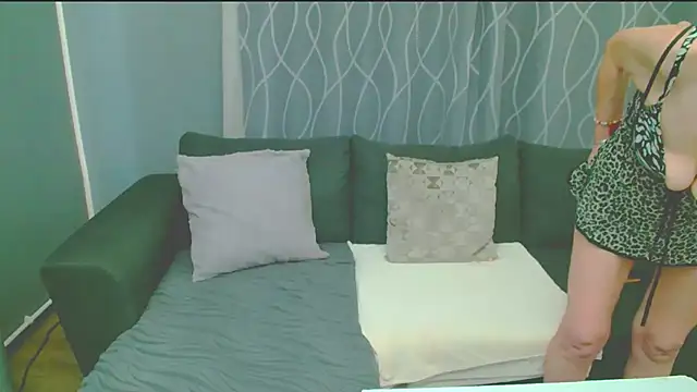 adeleadison Adlı Modelin Canlı XXX Sohbeti