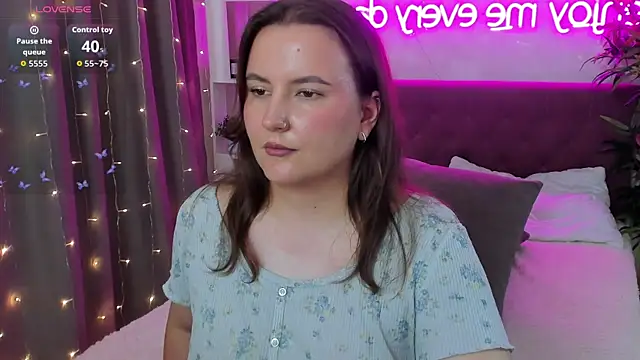 Chat +18 de FeralPeach ao vivo