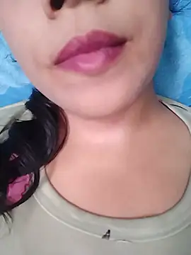 XXX chat uživo modela Anki-doll