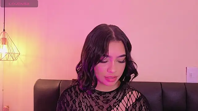 Chloe_monroee Adlı Modelin Canlı XXX Sohbeti