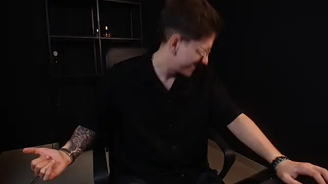 FelixStarkk live XXX chat