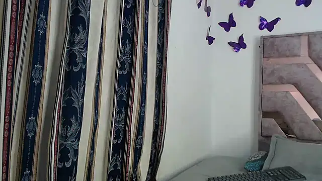 Chat XXX en directo de Anny-Fox
