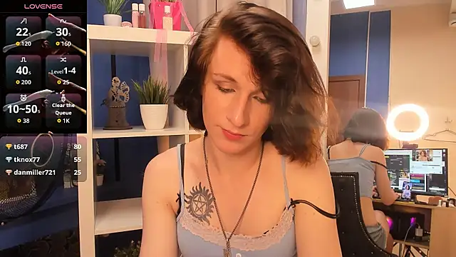 XXX chat uživo modela MickeQuinee