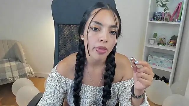 _BellaEvans_ Chat XXX in diretta