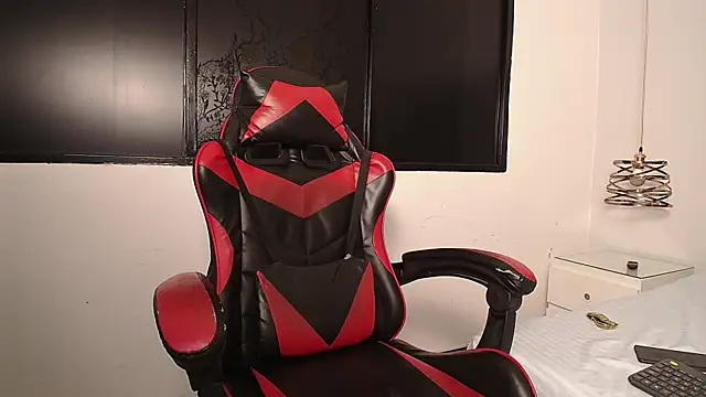 LeoDrake_ Live XXX-chat