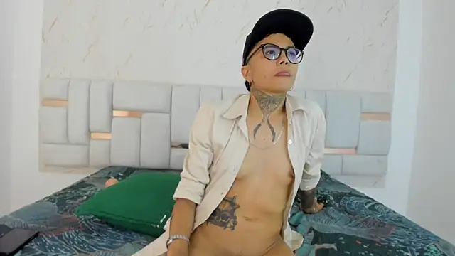 Antony_D_ossa Live XXX-Chat