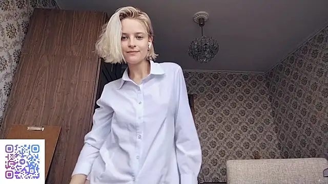 Smartemilia's Live XXX Chat