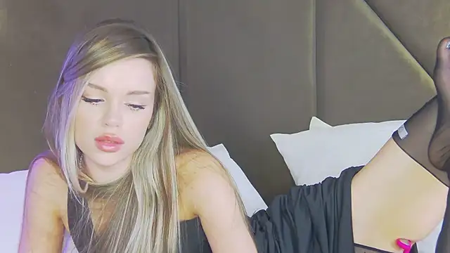 MarilynNova's Live XXX Chat