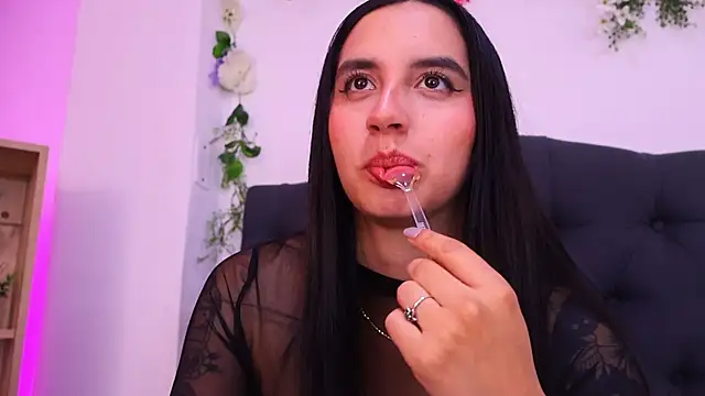 kaylee_lee Adlı Modelin Canlı XXX Sohbeti
