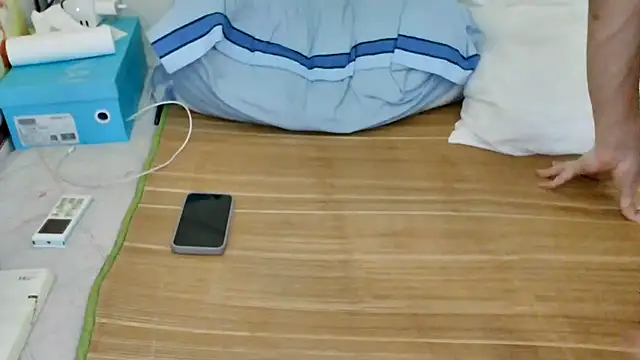 XXX chat uživo modela benly888