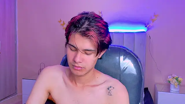 Derek_Sinn লাইভ XXX চ্যাট